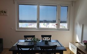 Modern Apartment Bei U Bahn Simmering